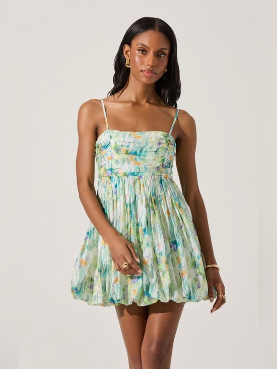 Astr Dresses & Skirts - ASTR The Label Green Abstract Floral Mini Dress